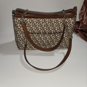 New/Never Worn Authentic DKNY Bryanna Shoulder Bag w/ Wallet